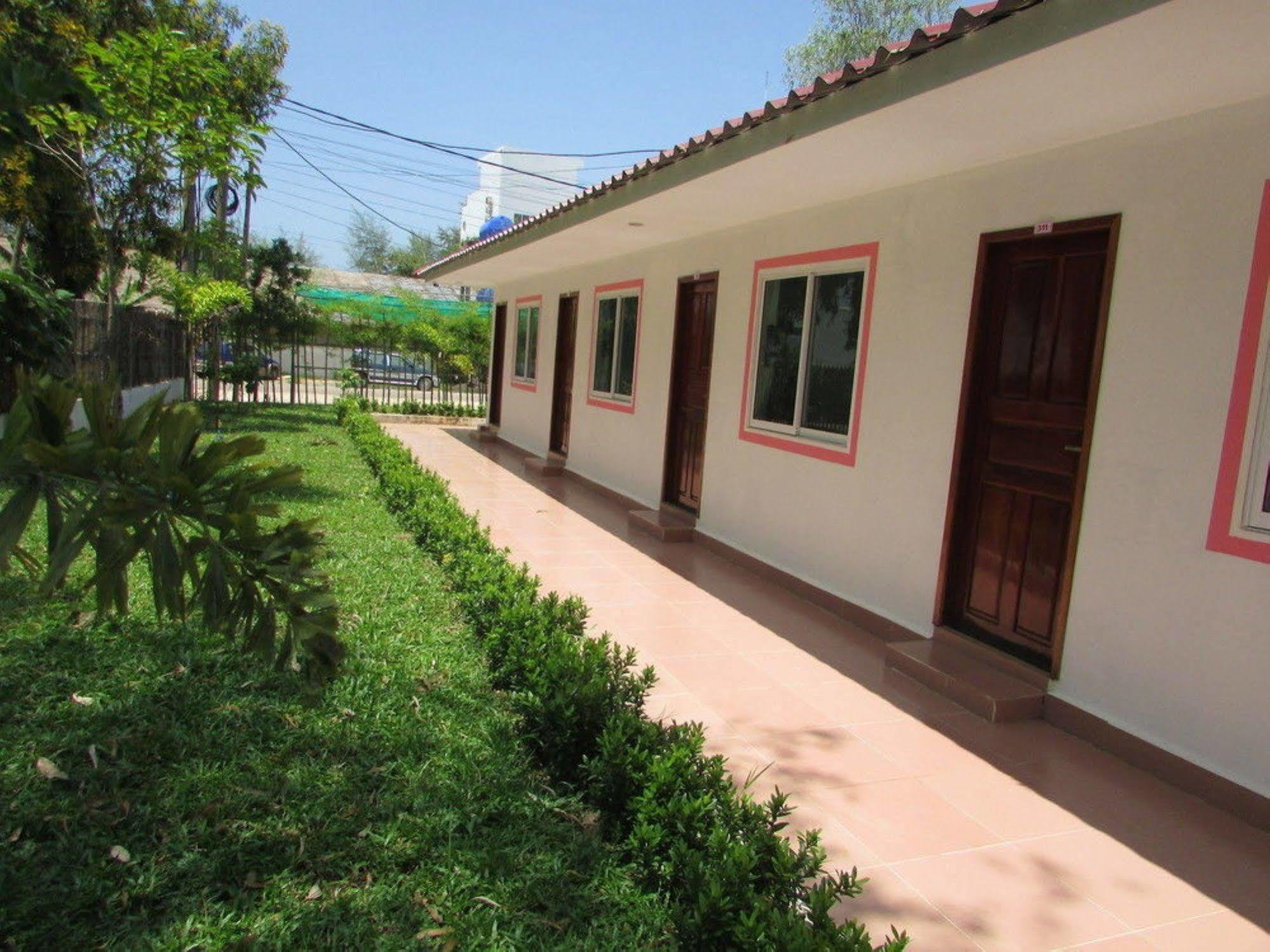 Manita Anna Guesthouse Jullyanna Before 西哈努克 外观 照片